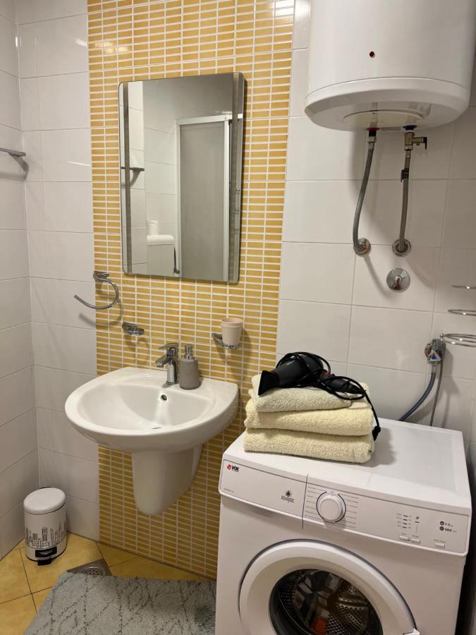 Apartment Dostojevski โนวีซาด ภายนอก รูปภาพ